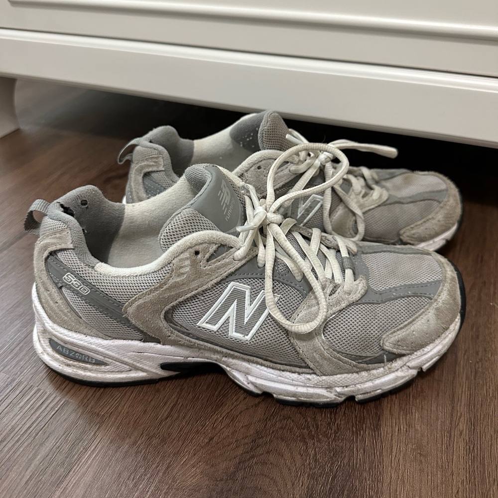 New Balance 530 Sneakers in raincloud with shadow grey and silver metallic 7.5